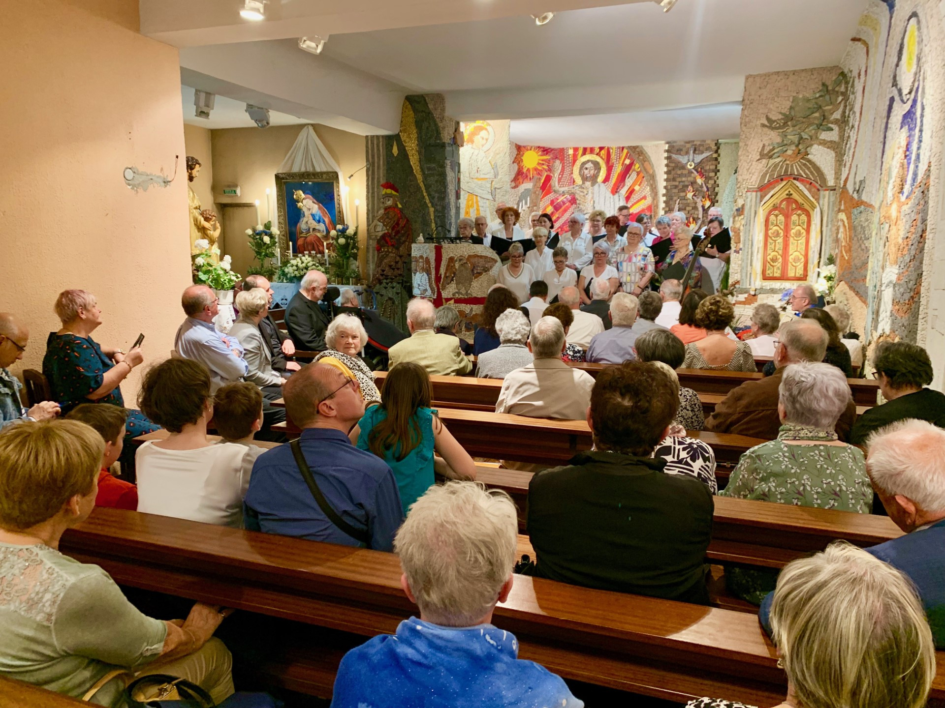 Pevski koncert posvečen msgr. Janezu Puclju odmeva po vsej kapeli