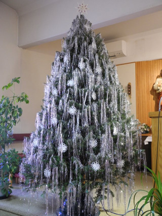 Okrašeno božično drevo v Montrealu