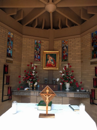 Notranjost Marijine kapelice