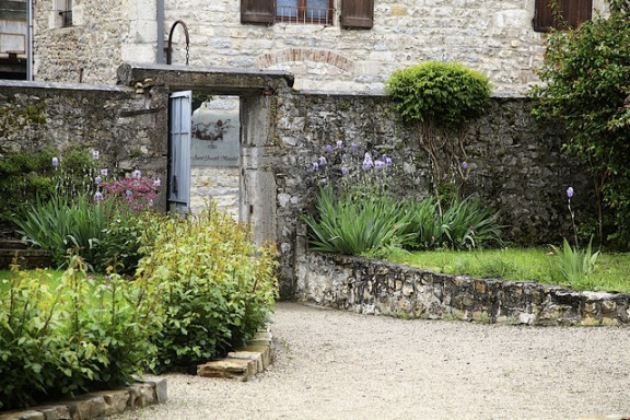 Vhodna vrata na vrt in hkrati v Morestelski samostan