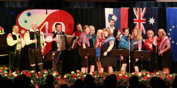 Zasedba Karantanija na 40. slovenskem mladinskem koncertu v Melbournu 2014