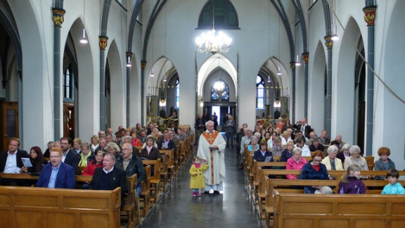 Sto navzočih pri maši v cerkvi v Kevelaerju