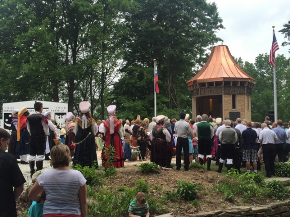 Spominska slovesnost na Slovenski pristavi pri Clevelandu - obnovljena kapelica