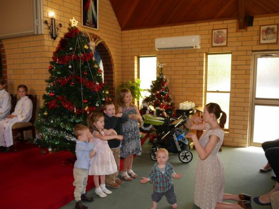 Otroško veselje v cerkvi