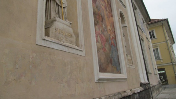 Sledi grafita na ljubljanski stolnici