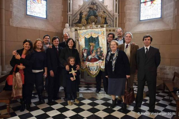 Bandero svetogorske Matere Božje in trije rodovi družine Troha