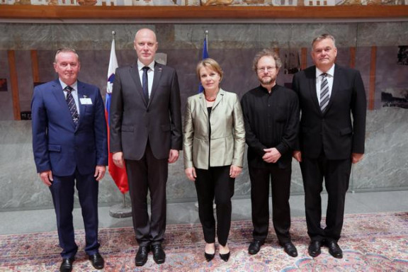 Minister Žmavc, predsednik DZ Brglez, Bernarda Fink Inzko, Vladimir Mlinarič in Ivan Hršak