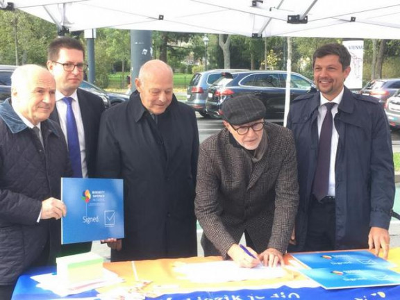 Prvi podpisi pod Minority SafePack na Dunaju