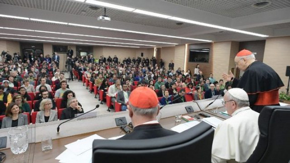 Mladi na srečanju s papežem