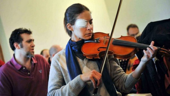 Chiara Med igranjem violine v Medžugorju