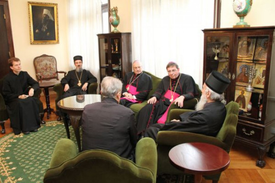 4. oktobra na srečanju s srbskim patriarhom Irinejem (skupaj z nuncijem in nadškofom Kochom)