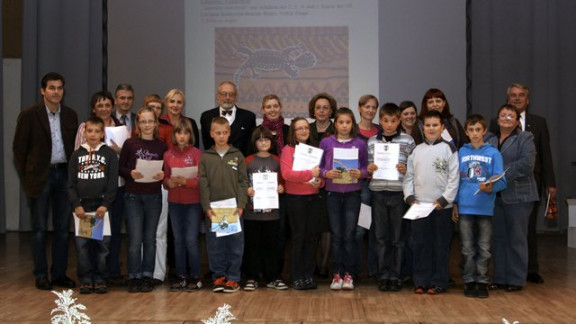 Učenke in učenci OŠ Lucija Bratkoviča-Bratuša Renče, Volčja Draga, so očarali z otroško knjigo Mavrični svet živali in prejeli v kategoriji Osnovna šola - nižja stopnja 3. nagrado