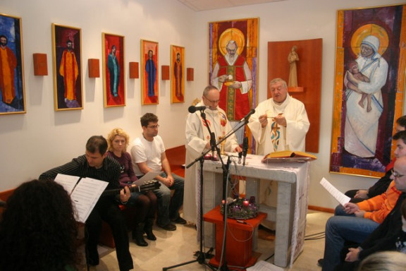 Sveta maša v radijski kapeli na praznik Brezmadežne 2011