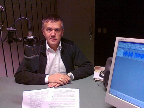 Franc Pukšič v studiu Radia Ognjišče