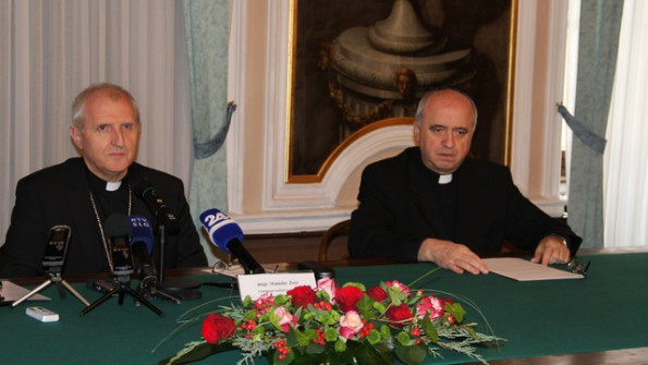 Nadškof Zore in pomožni škof Šuštar