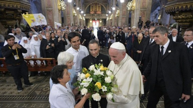 Papež s čilskimi duhovniki, redovniki in redovnicami