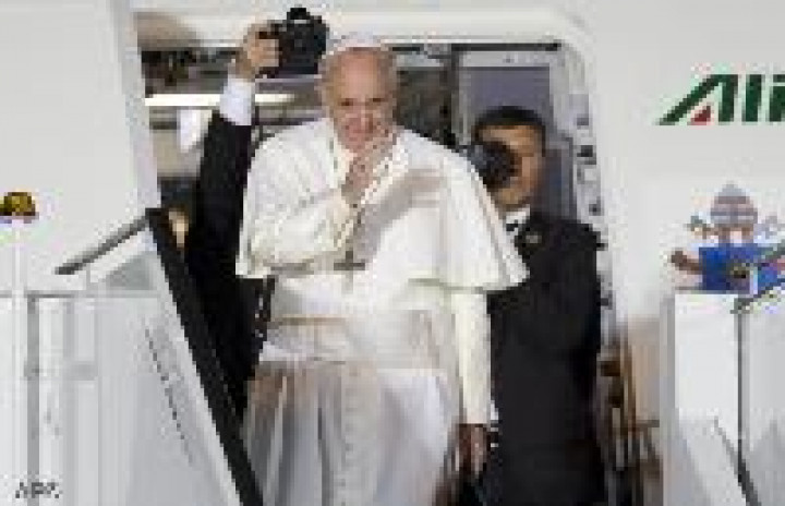 Papež se poslavja od Brazilije