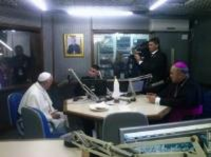 Papež na katoliškem radiu v Riu