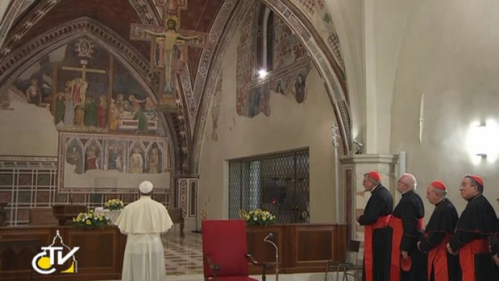 Papež Frančišek pri klarisah