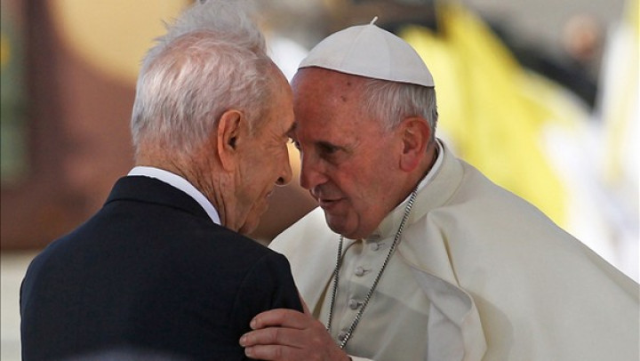 Papež Frančišek in Šimon Peres