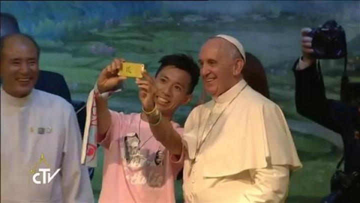 Selfie s papežem