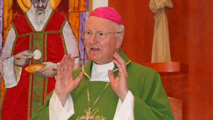 Nadškof Denis J. Hart je bil julija letos na obisku v Sloveniji, maševal je tudi v kapeli Radia Ognjišče