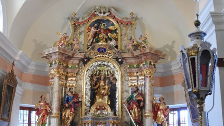 Obnovljeni oltar