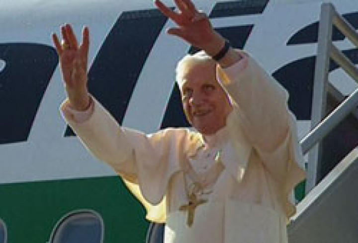 Papež ob prihodu v Mehiko