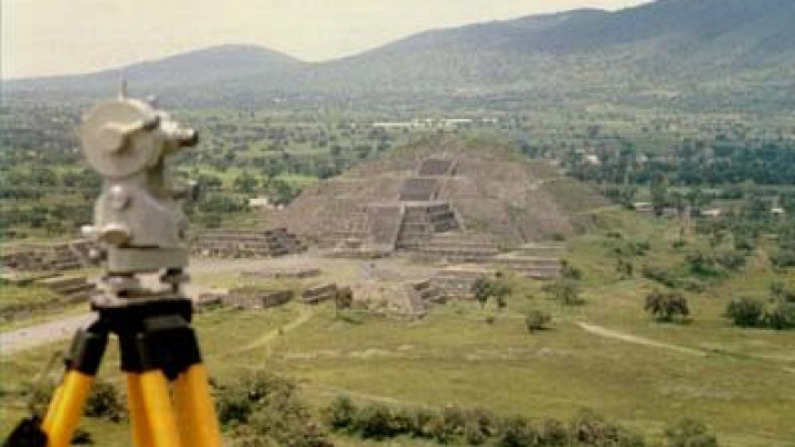 V klasičnem obdobju, od 3. do 8. stoletja pred Kristusom, je bil Teotihuacan v današnji Mehiki, največje in najvplivnejše mesto Srednje Amerike