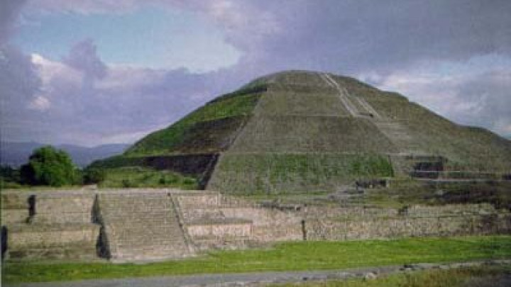 Astronomsko orientirane stavbe so ovekovečile smeri, ki so bile za Maje in njihov pogled na svet pomembne