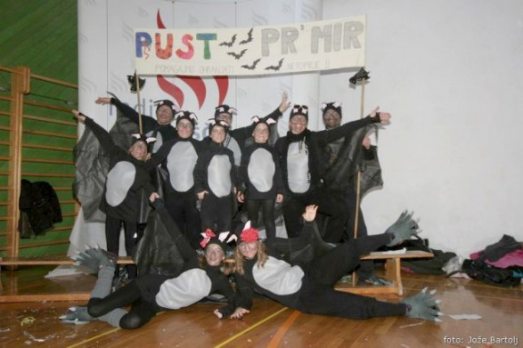 PSI - skupinska zmagovalna maska PSI - skupinska zmagovalna maska