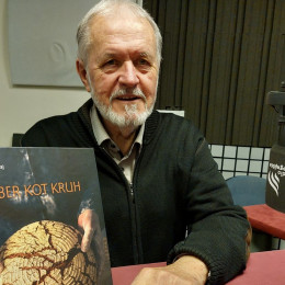 Dr. Janez Bogataj z monografijo o kulturni dediščini kruha na Slovenskem (photo: NL)