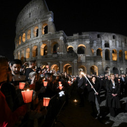 25 tisoč romarjev z vsega sveta se je zbralo pri rimskem Koloseju (photo: Vatican media)
