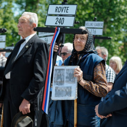 Spominski shod Nove slovenske zaveze leta 2015 na katerem so se spomnili vseh žrtev komunističnega nasilja. (photo: STA)