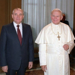 Mihael Gorbačov in sv. Janez Pavel II.  (photo: Vatican media)