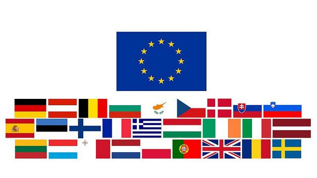 EU zastave (foto: Wikimedia Commons)