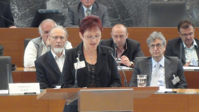 Marijana Sukič na vseslovenskem srečanju v Državnem zboru (foto: Matjaž Merljak)