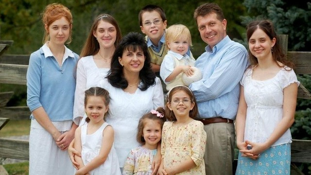 Družina z več otroki (foto: ARO)