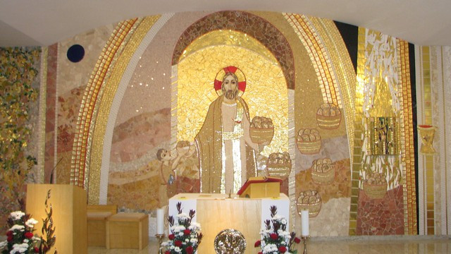 Mozaik p. Marka Ivana Rupnika v cerkvi v Račah (foto: ARO)