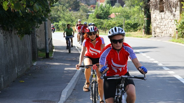 V dveh dneh romarji kolesarji prevozili 150 kilometrov (foto: Izidor Šček; V dveh dneh romarji kolesarji prevozili 150 kilometrov)