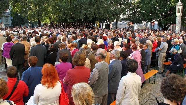 Svete maše se je udeležilo približno 3000 vernikov (foto: Izidor Šček)