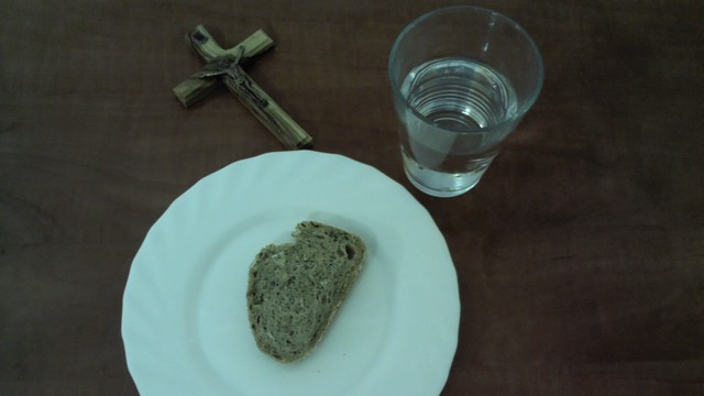Post ob kruhu in vodi (foto: ARO)