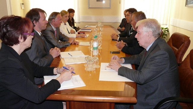 Pogovori ministra Žmavca s predstavniki manjšine (foto: USZS)