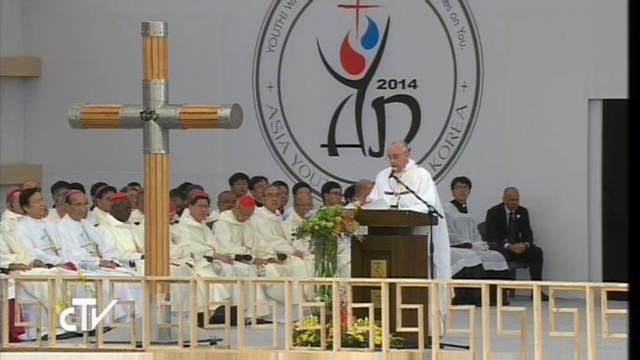 Papež pri sklepni maši 7. azijskega dneva mladih (foto: Radio Vatikan)