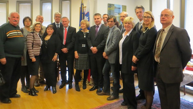 Minister Žmavc s predstavniki Slovencev v Srbiji (foto: USZS)