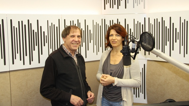 Dr. Jože Ramovš in voditeljica Nataša Ličen (foto: Matjaž Merljak)