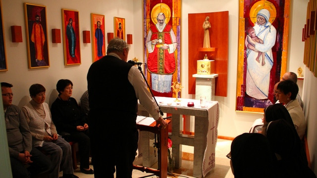 Molitev v radijski kapeli (foto: Izidor Šček)