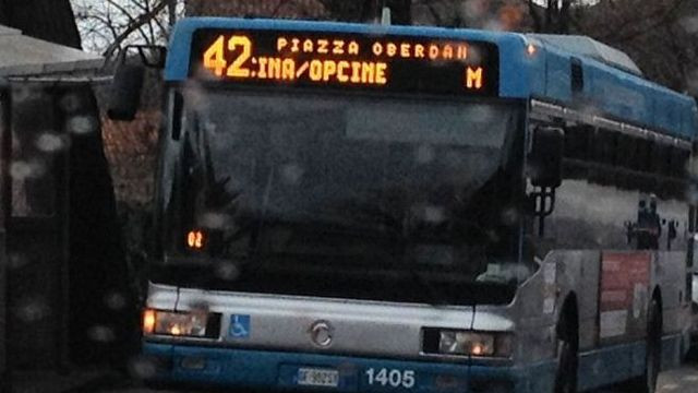 Napis za Opčine na tržaškem mestnem avtobusu (foto: slomedia.it)