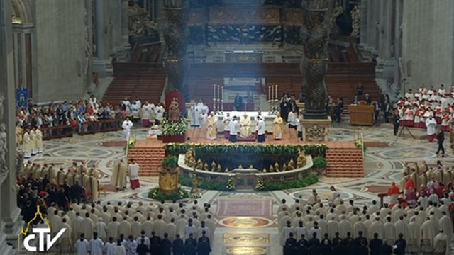 Bazilika svetega Petra v Vatikanu, kjer bo papež posvetil nove duhovnike. (foto: CTV)