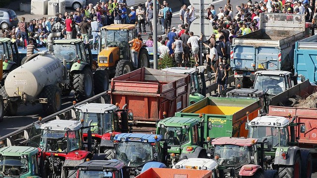 Protest francoskih kmetov (foto: euronews.com)